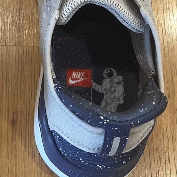 Rare Nike Free RN 2018 Moon Particle Shoes - Picture 5 of 10